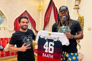 Read more about the article സർവാൻസ്‌ യു.എ.ഇ പ്രീമിയർ ലീഗ്: ടീം റോക്ക് ബാൻഡിൻ്റെ ജേഴ്‌സി പ്രകാശനം യൂണിവേഴ്സൽ ബോസ്ക്രിസ് ഗെയ്ൽ നിർവഹിച്ചു