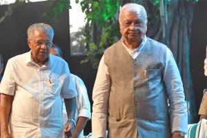 Read more about the article രാജ് ഭവനില്‍ നിന്നുള്ള സമ്മർദ്ദം; ഗവര്‍ണ്ണര്‍ക്കെതിരേ കുറിപ്പെഴുതിയ പൊതുഭരണ സെക്രട്ടറിയെ സർക്കാർ മാറ്റി;  മിനിറ്റുകള്‍ക്ക് ശേഷം  നയപ്രഖ്യാപനത്തില്‍ ഗവര്‍ണ്ണര്‍ ഒപ്പിട്ടു