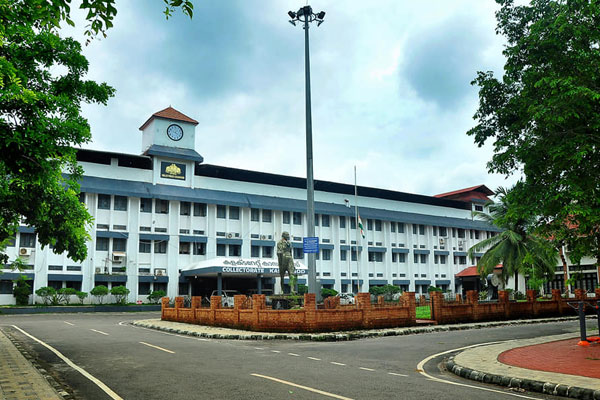 Read more about the article ഉക്രെയിനിൽ നിന്ന് 44 കാസർകോട് ജില്ലക്കാരെ വീട്ടിലെത്തിക്കാനുള്ള നടപടി പുരോഗമിക്കുന്നു; കളക്ടറേറ്റിൽ കൺട്രോൾ റൂം ആരംഭിച്ചു