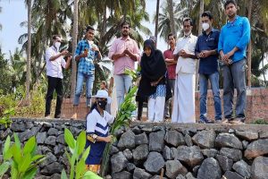 Read more about the article മൊഗ്രാല്‍ പുഴയുടെ തീരങ്ങളില്‍ ഇനി കണ്ടല്‍ വസന്തം; പുഴയെ ഇനി കണ്ടല്‍ പൊതിഞ്ഞ് സംരക്ഷിക്കുമെന്ന് പഞ്ചായത്ത് അധ്യക്ഷ അഡ്വ.സമീറ ഫൈസല്‍