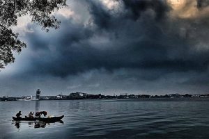 Read more about the article ചക്രവാതച്ചുഴി; കേരളത്തിൽ വ്യാഴാഴ്ച ശക്തമായ മഴയ്ക്ക് സാധ്യതയെന്ന് മുന്നറിയിപ്പ്;  നാലു ജില്ലകളില്‍ യെല്ലോ അലര്‍ട്ട്