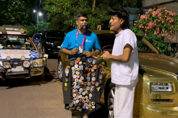 Read more about the article രക്തസാക്ഷികളായ ജവാന്മാര്‍ക്ക് സ്മാരകം നിര്‍മ്മിക്കുന്ന ഉമേഷ് ജാദവിന് ബോചെയുടെ ആദരം