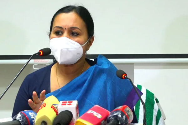 You are currently viewing ഉക്രൈനിൽ നിന്നും വരുന്നവർക്ക് ഗ്രീൻ ചാനൽ വഴി ചികിത്സ; എയർപോർട്ടുകളിൽ ആരോഗ്യ വകുപ്പിൻ്റെ  ഹെൽത്ത് ഡെസ്‌ക്: മന്ത്രി വീണാ ജോർജ്