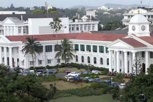 Read more about the article അവശ്യസാഹചര്യത്തിൽ അല്ലാതെ നാളെ ആ‍ർക്കും അവധി അനുവദിക്കില്ല; സ‍ർക്കാർ ജീവനക്കാർ ജോലിക്കെത്തണം: കേരളത്തിൽ സർക്കാർ  ഡയസ്നോൺ പ്രഖ്യാപിച്ചു