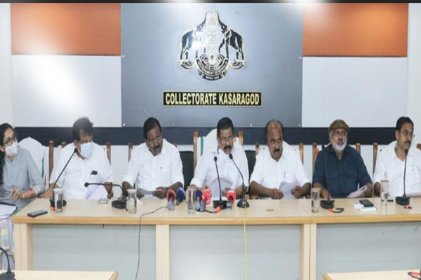 Read more about the article എന്‍ഡോസള്‍ഫാന്‍ പുനരധിവാസ ഗ്രാമം;  ഏപ്രില്‍ ഏഴിനകം നിര്‍മ്മാണ പ്രവൃത്തി ആരംഭിക്കും; അര്‍ഹരായ എല്ലാ ദുരിതബാധിതര്‍ക്കും നീതി