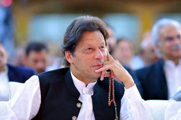 Read more about the article ഇമ്രാൻ ഖാനോട് രാജിവയ്ക്കാൻ പ്രതിപക്ഷം; അവസാന ഓവറിലെ അവസാന പന്ത് വരെ പോരാട്ടം തുടരുമെന്ന് ഭരണപക്ഷം; പാകിസ്ഥാനില്‍ നാടകീയ നീക്കങ്ങള്‍