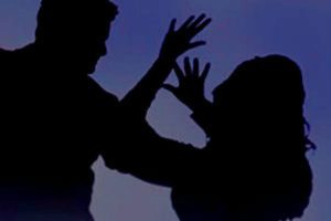 Read more about the article കല്യാണ മേക്കപ്പിനിടെ മേക്കപ്പ് ആർടിസ്റ്റ്  പീഡിപ്പിച്ചു; മൂന്ന് യുവതികൾ സിറ്റി പൊലീസ് കമ്മീഷണർക്ക് പരാതി നൽകി