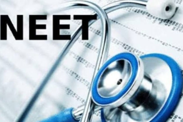 You are currently viewing പ്രായപരിധി ഒഴിവാക്കി; സയന്‍സ് വിഷയങ്ങളില്‍ പ്ലസ്ടു പാസായ ആര്‍ക്കും ഇനി ‘നീറ്റ്’ പരീക്ഷ എഴുതാം