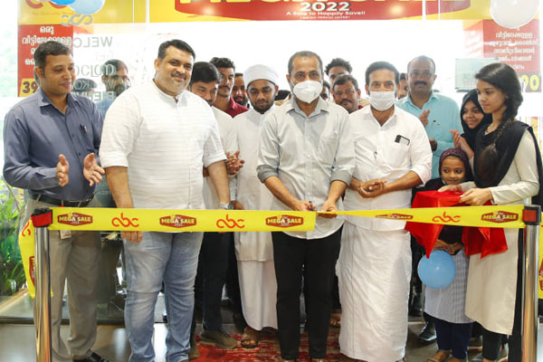 Read more about the article എ.ബി.സി ഷോറൂമുകളിൽ ഓഫർ പെരുമഴ; മാനേജ്മെൻറ്  പ്രഖ്യാപിച്ചത് തകർപ്പൻ ഇയർ എൻഡിങ് മെഗാ സെയിൽ; ബ്രാൻഡഡ് ഉത്പന്നങ്ങൾക്കും അതിശയിപ്പിക്കുന്ന വിലക്കുറവ്
