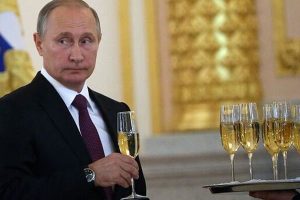 Read more about the article ഫെബ്രുവരിയില്‍ പുടിന്‍ മാറ്റിയത് 1000 പേഴ്‌സണല്‍ സ്റ്റാഫ് അംഗങ്ങളെ; കാരണം, വിഷം തന്ന് കൊല്ലുമെന്ന ഭയം