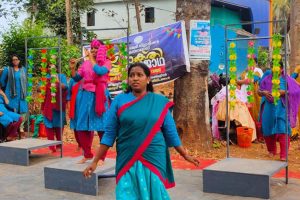 Read more about the article നാടെങ്ങും ആവേശമായി രംഗശ്രീ കലാകാരികളുടെ സ്ത്രീശക്തി കലാജാഥ; ജില്ലയിലെ 50 കേന്ദ്രങ്ങളിൽ  പര്യടനം നടത്തുന്നു