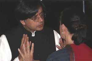 Read more about the article അനുമതിയില്ല; സി.പി.ഐ.എം പാർട്ടി കോൺഗ്രസിൽ ശശി തരൂർ പങ്കെടുക്കരുതെന്ന് സോണിയ ഗാന്ധി