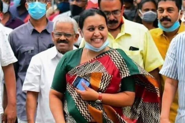 Read more about the article 10 ദിവസത്തിനകം അവശ്യ മരുന്നുകളുടെ ലഭ്യത ഉറപ്പാക്കണം; സംസ്ഥാനത്തെ കാരുണ്യ ഫാര്‍മസികളില്‍ പരിശോധന നടത്തണമെന്ന് മന്ത്രി വീണാ ജോര്‍ജ്