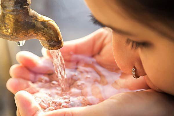 Read more about the article അടിസ്ഥാന നിരക്കിൽ അഞ്ച് ശതമാനം വർദ്ധനവ്; സംസ്ഥാനത്ത് കുടിവെളള നിരക്ക് വർദ്ധിപ്പിക്കുന്നു; വെള്ളിയാഴ്ച  മുതൽ പ്രാബല്യത്തിൽ