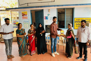 Read more about the article ലോകാരോഗ്യ ദിനം;  ജില്ലയിലെ ആരോഗ്യ പ്രവർത്തകരെ ആദരിച്ച് അറ്റ്‌ലസ് സ്റ്റാർ ആലംപാടി പ്രവർത്തകർ