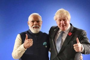 Read more about the article ആള്‍ക്കൂട്ടക്കൊല, ഹിജാബ് വിലക്ക്, ബുള്‍ഡോസര്‍ രാഷ്ട്രീയം; ഇന്ത്യയിലെ ഇസ്ലാമോഫോബിയയെക്കുറിച്ച് മോദിയോട് തുറന്നുസംസാരിക്കൂ;  ബോറിസ് ജോണ്‍സനോട് ബ്രിട്ടീഷ് എം.പി