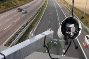 Read more about the article റോഡിലെ ക്യാമറകളുടെ സ്ഥാനം ഇടയ്ക്കിടെ മാറും; പിഴയില്‍നിന്ന് രക്ഷപ്പെടാനാവില്ല;  നിയമം ലംഘിച്ചാൽ പിടിവീഴും