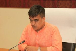 Read more about the article പൊലീസിനെ മാത്രം കുറ്റം പറയാൻ കഴിയില്ല; മൊബൈൽ ഫോണിൽ അശ്ലീലം വേഗത്തിൽ ലഭിക്കുന്നതാണ് ബലാത്സംഗത്തിന് കാരണം: ഗുജറാത്ത് മന്ത്രി