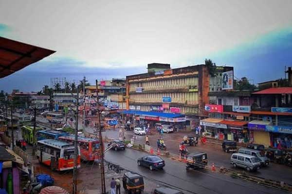 Read more about the article വിഷു, പെരുന്നാള്‍, ഈസ്റ്റര്‍ ഉത്സവ സീസണ്‍ ;  കാഞ്ഞങ്ങാട് നഗരത്തില്‍ ഗതാഗത പരിഷ്‌കരണം; വഴിയോര കച്ചവടം പൂര്‍ണ്ണമായും നിരോധിച്ചു