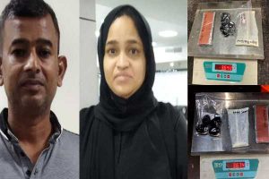 Read more about the article കരിപ്പൂരില്‍ വീണ്ടും വന്‍ സ്വര്‍ണ വേട്ട;  ഗര്‍ഭിണിയും ഭര്‍ത്താവും പിടിയില്‍;  രഹസ്യഭാഗത്ത് ഒളിപ്പിച്ച് സ്വര്‍ണക്കടത്ത്