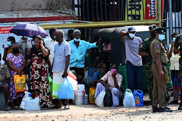 Read more about the article ഭക്ഷ്യ, ഇന്ധന ദൗർലഭ്യം രൂക്ഷം; ശ്രീലങ്കൻ അഭയാർത്ഥികൾ കൂട്ടത്തോടെ ഇന്ത്യയിലേക്ക്