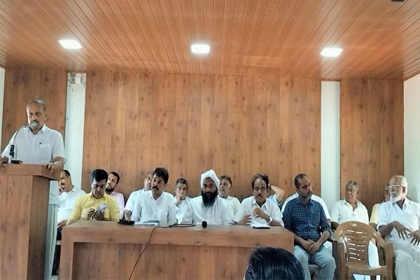 Read more about the article കെ.റെയിൽ അലൈമെൻ്റിൽ മാറ്റം വരുത്തി  മാലിക് ദീനാർ പള്ളി ഖബർസ്ഥാനും യത്തീംഖാനയും സംരക്ഷിക്കണം; ആവശ്യവുമായി സംയുക്ത യോഗം