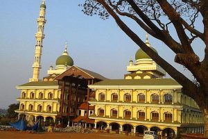 Read more about the article കെ. റെയിൽ അലൈൻമെൻ്റിൽ  നൂറ്റാണ്ടുകളുടെ ചരിത്രമുള്ള പ്രസിദ്ധമായ മാലിക് ദീനാർ പള്ളിയും   യത്തീംഖാനയും ഖബർസ്ഥാനും; പ്രക്ഷോഭങ്ങൾ ആരംഭിക്കുന്നതിന്  അന്തിമ രൂപം നൽകാൻ മാലിക് ദീനാർ വലിയ ജുമുഅത്ത് പള്ളിയോഗം തിങ്കളാഴ്ച