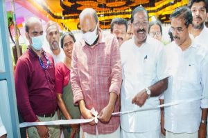 Read more about the article ഓക്‌സിജന്‍ പ്ലാന്റില്‍ ദിവസം 200 സിലിണ്ടര്‍ ഓക്‌സിജന്‍ ഉദ്പാദിപ്പിക്കാം;  കാസര്‍കോടിന് സ്വകാര്യ ഇന്റസ്ട്രിയല്‍ പാര്‍ക്ക് അനുവദിക്കും:  മന്ത്രി പി.രാജീവ്