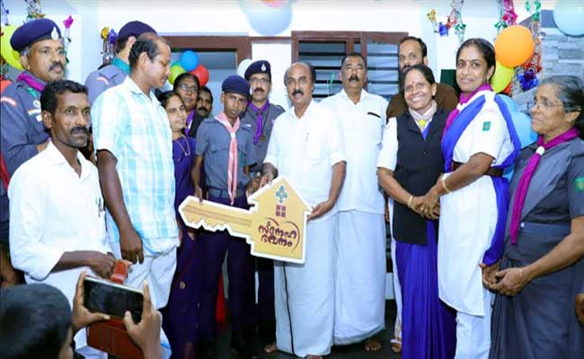 Read more about the article ഇനി സ്നേഹഭവനത്തിൻ്റെ  തണല്‍;  മാലോത്ത് കസബ സ്‌കൂള്‍ വിദ്യാര്‍ഥി ബിജില്‍ ബിജു  പുതിയ വീട്ടിലേക്ക്