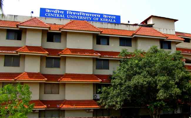 You are currently viewing ജില്ലാ പഞ്ചായത്തും കേന്ദ്ര സർവകലാശാലയും കൈകോർക്കുന്നു;  രാജ്യത്ത് സാമ്പത്തിക റിവ്യൂ നടത്തുന്ന ആദ്യ ജില്ലയാകാന്‍ കാസര്‍കോട്