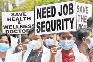 Read more about the article ശമ്പള ക്രമക്കേടും പാലിക്കപ്പെടാത്ത വാഗ്ദാനങ്ങളും;  സർക്കാർ  ഡോക്ടർമാരുടെ നിസ്സഹകരണ സമരം പുനരാരംഭിച്ചു; രോഗികളെ പരിശോധിക്കുന്നത് മുടങ്ങിയിട്ടില്ല