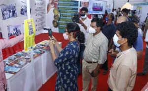 Read more about the article ‘എൻ്റെ കേരളം’ പ്രദര്‍ശന വിപണന മേള സന്ദര്‍ശിച്ച് ജില്ലാ കളക്ടര്‍ ഭണ്ഡാരി സ്വാഗത് രണ്‍വീര്‍ ചന്ദ്