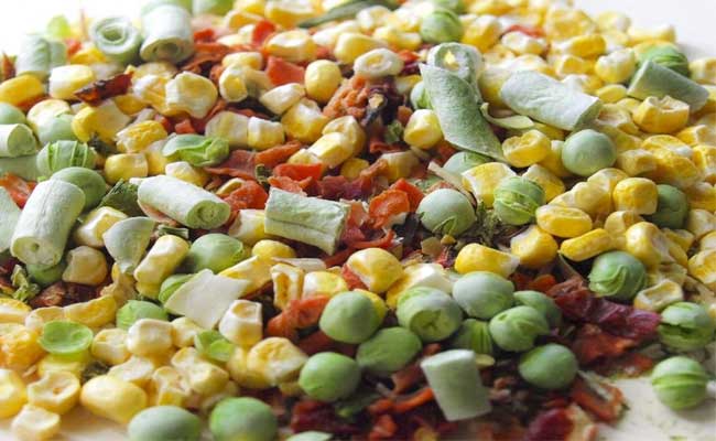 Read more about the article ഞങ്ങളും കൃഷിയിലേക്ക്; വെള്ളരി സോപ്പ്, മുരിങ്ങ ടീബാഗ്, പപ്പായ ജ്യൂസ്; ബ്ലോക്ക് പഞ്ചായത്തുകള്‍ കേന്ദ്രീകരിച്ച് മൂല്യവര്‍ദ്ധിത ഉത്പന്നങ്ങള്‍ നിര്‍മ്മിക്കും