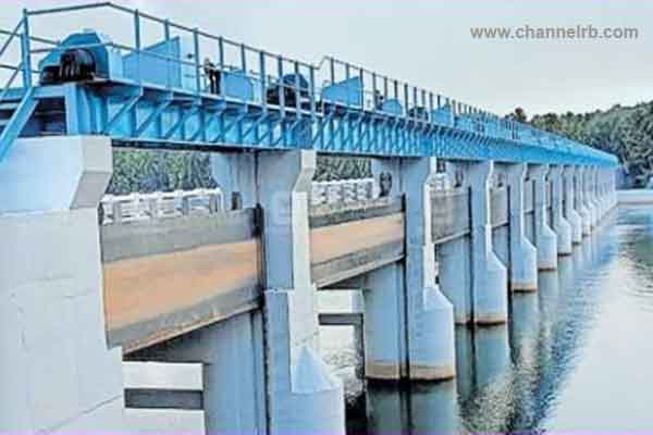 Read more about the article കനത്ത മഴയിൽ ജില്ലയിൽ നദികൾ കരകവിഞ്ഞു; നീലേശ്വരം പാലായി ഷട്ടര്‍ കം ബ്രിഡ്ജിൻ്റെ ഷട്ടറുകള്‍ തുറന്നു, തീരത്തുള്ളവർക്ക് ജാഗ്രതാ മുന്നറിയിപ്പ്