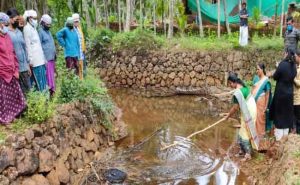 Read more about the article തെളിനീരൊഴുകും നവകേരളം; നീലേശ്വരം മുക്കൂട് കരുവത്തല തോട് ശുചീകരിച്ചു