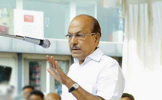 Read more about the article കയ്യിലൊരു വടി കിട്ടിയാല്‍ അടിക്കേണ്ട സംഘടനയല്ല സമസ്ത; സമസ്തയുടെ കോളജില്‍ പഠിച്ച് പെണ്‍കുട്ടികള്‍ എന്‍ജിനീയര്‍മാരാകുന്നു: പി.കെ  കുഞ്ഞാലിക്കുട്ടി