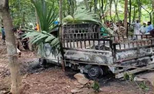 Read more about the article ഭാര്യയേയും മക്കളേയും ഗുഡ്‌സ് ഓട്ടോയിൽ പൂട്ടിയിട്ട് തീയിട്ടത് ആസൂത്രിതമെന്ന് പോലീസ്;  പെട്രോളോ ഡീസലോ ഉപയോഗിച്ച് തീ കൊളുത്തുകയായിരുന്നുവെന്ന് പോലീസ്