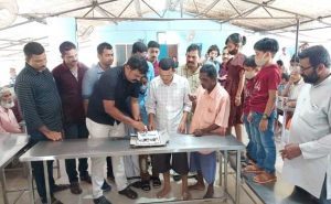 Read more about the article തിരക്കിനിടയിലും ആരോരുമില്ലാത്ത അന്തേവാസികൾക്കൊപ്പം; പോലീസ് കൂട്ടായ്മയുടെ വാർഷികാഘോഷം മാതൃകയായി