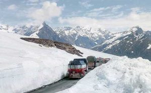 Read more about the article രണ്ടുതവണ ആലോചിക്കണം ഈ വഴികളിലൂടെ യാത്ര പോകണോയെന്ന്; ഇത് ഹിമാചലിലെ അപകടകാരികളായ റോഡുകള്‍