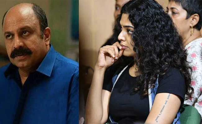 Read more about the article അത്തരത്തില്‍ തരംതാഴാന്‍ ഉദ്ദേശിക്കുന്നില്ല, എന്നും അവള്‍ക്കൊപ്പം: സിദ്ദിഖിൻ്റെ  പരാമർശത്തിനെതിരെ  റിമ കല്ലിങ്കല്‍