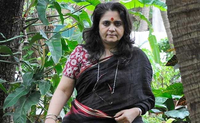 You are currently viewing ഗുജറാത്ത് കലാപത്തെപ്പറ്റി പോലീസിന് തെറ്റായ വിവരങ്ങൾ നൽകിയെന്ന് അമിത് ഷാ; സാമൂഹിക പ്രവർത്തക ടീസ്റ്റ സെതൽവാദിനെ ഗുജറാത്ത് തീവ്രവാദ വിരുദ്ധ സ്‌ക്വാഡ് അറസ്റ്റ് ചെയ്തു