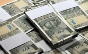 Read more about the article മലപ്പുറത്ത് നടന്നത്  വന്‍ കുഴല്‍പ്പണ വേട്ട ; കാറിനുള്ളില്‍ രഹസ്യ അറ നിര്‍മിച്ച് കടത്തിയത് 1 കോടി രൂപയുടെ കുഴല്‍പ്പണം; രണ്ട് പേർ പിടിയിൽ