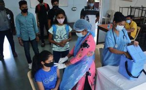 Read more about the article കേരളത്തിലെ പ്രതിദിന കോവിഡ് കേസുകളിൽ വർദ്ധനവ് ; രോഗികൾ രണ്ടായിരം കടന്നു; കൂടുതൽ രോഗം സ്ഥിരീകരിച്ചത് എറണാകുളത്ത്