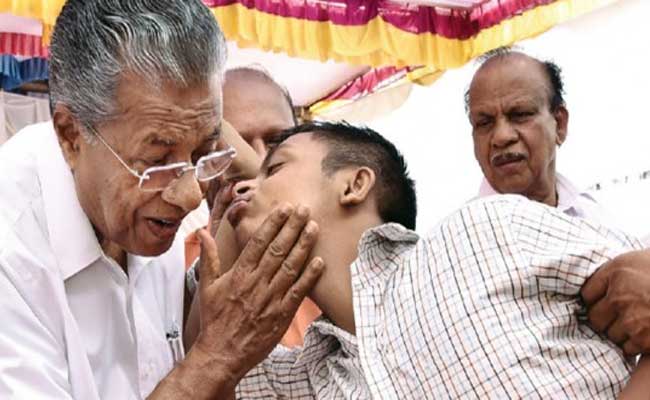 You are currently viewing എന്‍ഡോസള്‍ഫാന്‍: 1158 പേര്‍ക്ക് കൂടി ധനസഹായം നല്‍കി; 45.75 കോടി രൂപ ഇതുവരെ വിതരണം ചെയ്തു