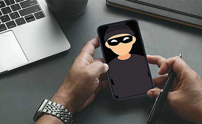 Read more about the article സോഷ്യൽ മീഡിയകളിലെ അപരിചിത വീഡിയോ കോളുകള്‍ സ്വീകരിക്കരുത്; മുന്നറിയിപ്പുമായി കേരളാ പോലീസ്; കാരണം ഇതാണ്