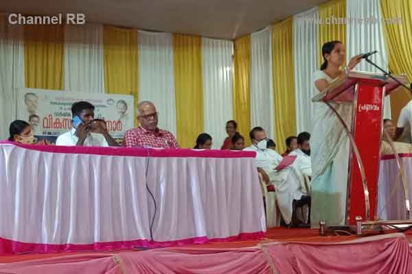 You are currently viewing ഉത്പാദന-സേവന-പശ്ചാത്തല മേഖലകൾക്ക് ഊന്നൽ നൽകി കുറ്റിക്കോൽ പഞ്ചായത്ത് വികസന സെമിനാർ; അധികാര വികേന്ദ്രീകരണ സ്വപ്നത്തിൽ ജനങ്ങളുടെ പിന്മടക്കം ആശങ്കയെന്ന്  ആമുഖ കുറിപ്പ്