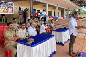 Read more about the article ലഹരിക്കെതിരെ പോലീസ് ബോധവൽക്കരണം; സൗഹാർദ്ദ ക്രിക്കറ്റ് ടൂർണ്ണമെന്റ് സംഘടിപ്പിച്ചു