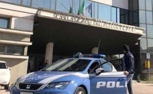 Read more about the article മൂന്നു വയസ്സുകാരിയെ 30 മിനിട്ട് തനിയെ കാറിലിരുത്തി ഷോപ്പിംഗിന് പോയി;  മാതാവ് അറസ്റ്റിൽ