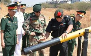 Read more about the article സൈനികർക്ക് പരസ്പരം താവളങ്ങൾ പങ്കുവെയ്‌ക്കാം; ചൈനീസ് ഭീഷണി മറികടക്കാൻ പ്രതിരോധകരാറിൽ ഒപ്പിട്ട് ഇന്ത്യയും വിയറ്റ്നാമും