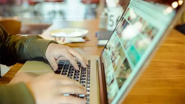 Read more about the article യുഎഇയിലെ എല്ലാ മന്ത്രാലയ അറ്റസ്റ്റേഷൻ സേവനങ്ങളും ഓൺലൈനിൽ